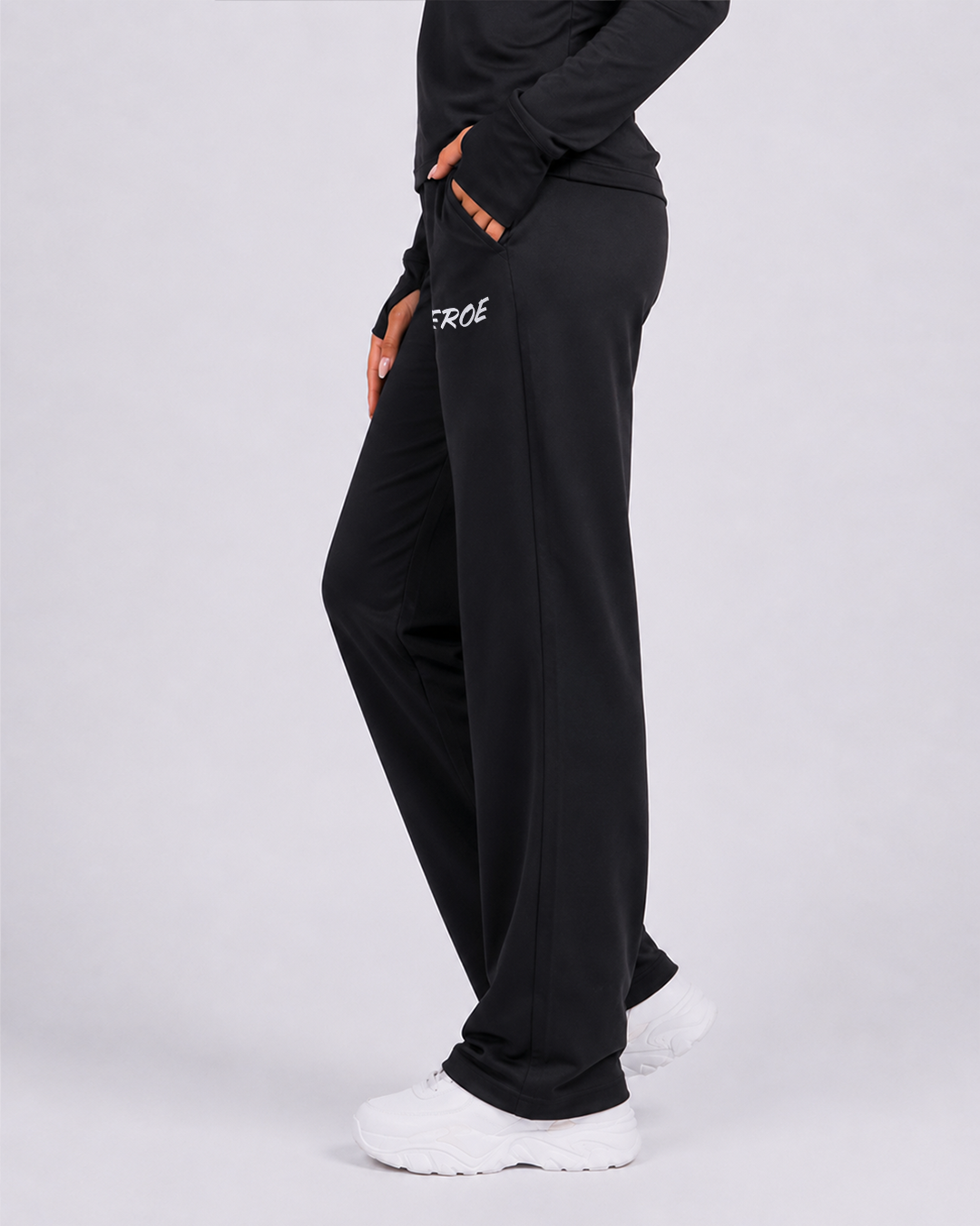 WIDE LEG ( WHITE EROE WORD )